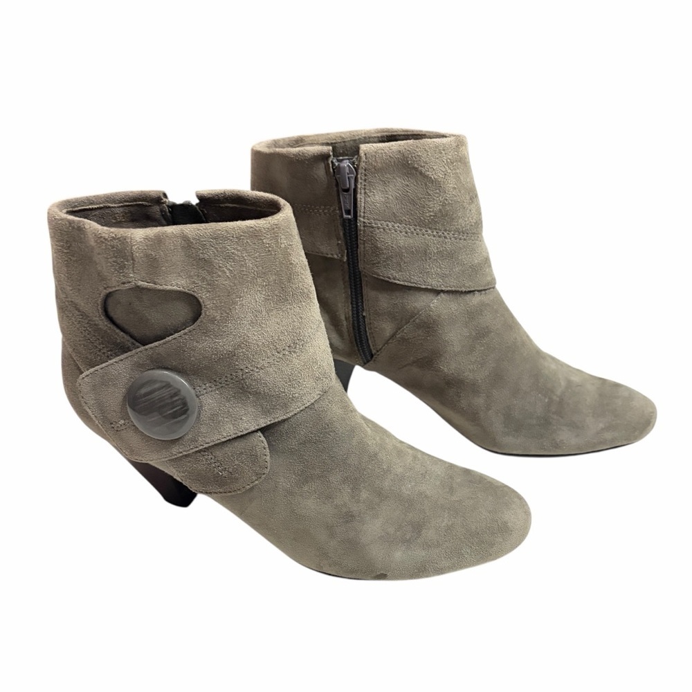 QUIPID* Gray Suede‎ Ankle Boot with Button Detail, Size 8.5